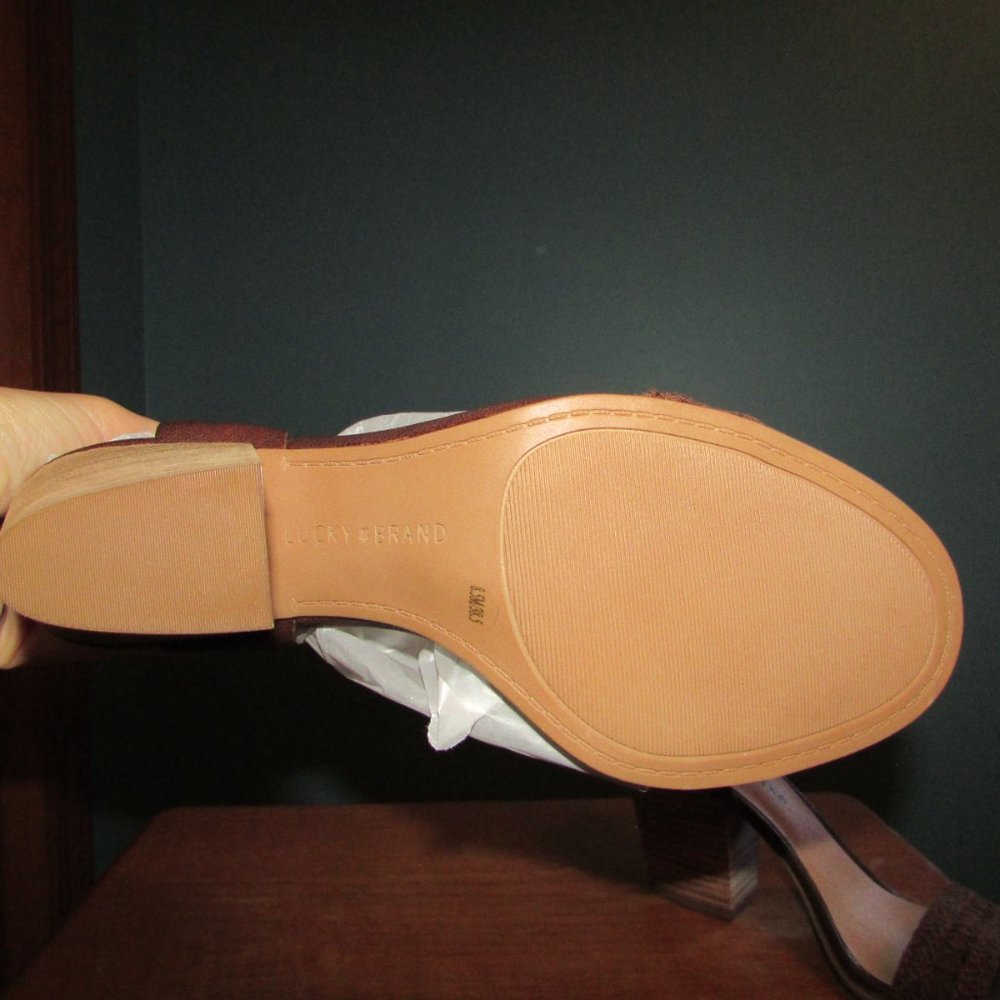 Lucky Brand Oakes Sandal - Picture 3 of 8